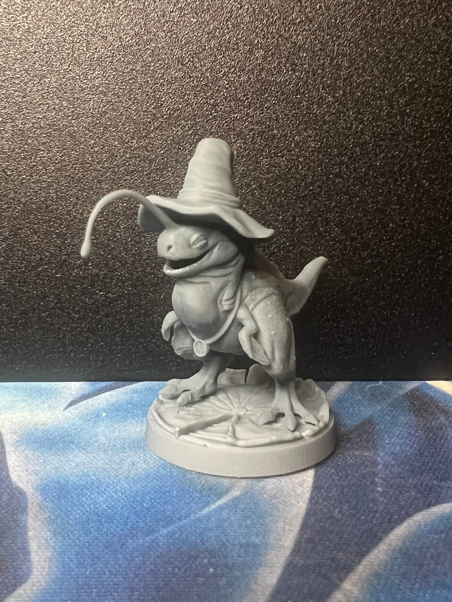 Glowhopper Witch Miniature | Dragon Trappers Lodge