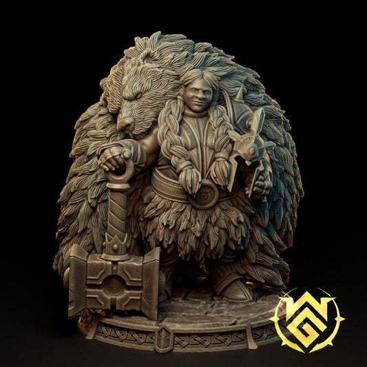 The Queen of Frosthold Miniature | Witchguild Minis